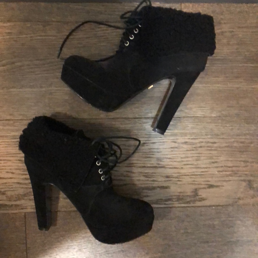 Pour La Victoire black booties, size 9